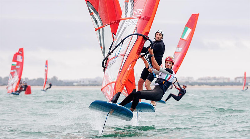 Caterina Tomàs apabulla a sus rivales en Cádiz