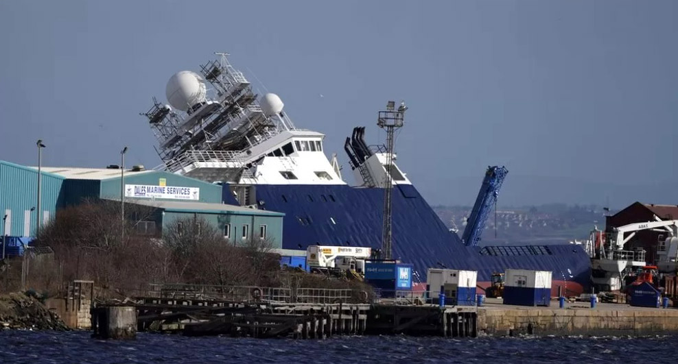 35 heridos tras el accidente en dique seco del buque de investigación Petrel