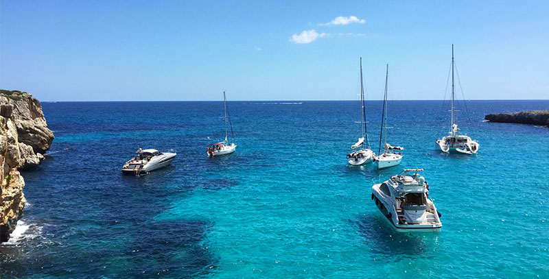 El Ministerio ‘regala’ el charter a los barcos pirata