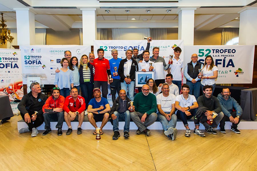 El viento fuerte del noroeste pone el broche al Princesa Sofía de cruceros