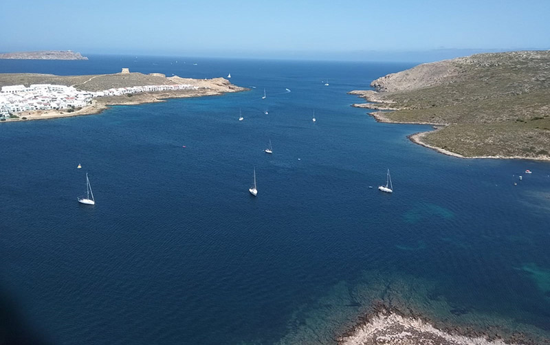 Medi Ambient pone el ojo en la Bahía de Fornells