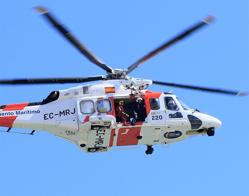 Rescate en helicóptero de un kayakista en Ibiza