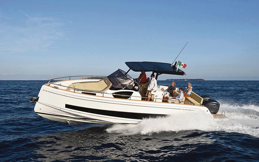Salpa Avantgarde 35, un barco para navegar con estilo y comodidad