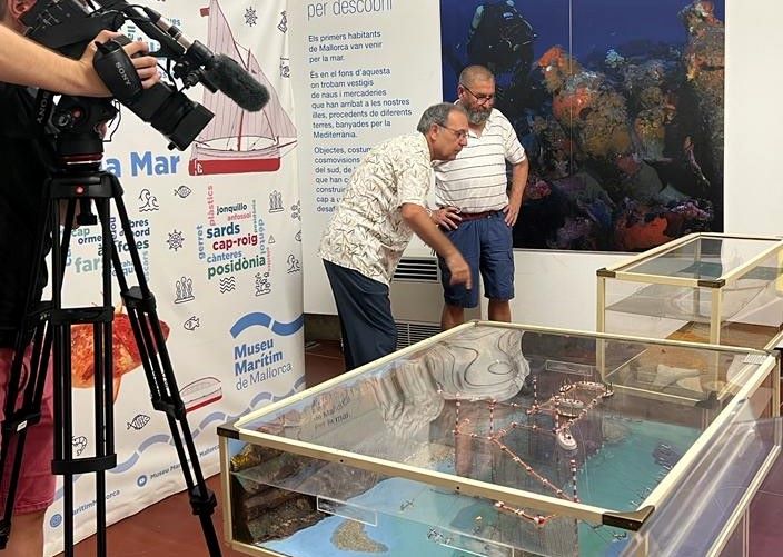 La Cofradía de Pescadores dona dos dioramas al Museo Marítimo