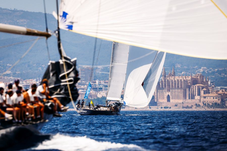 Gran arranque de la Superyacht Cup en la Bahía de Palma