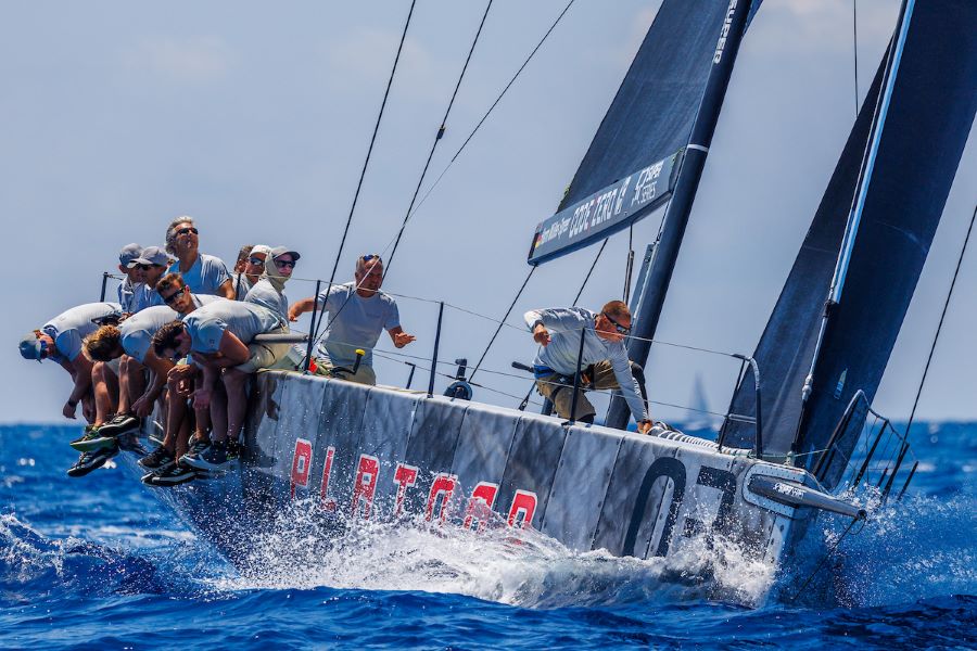 Platoon, primer líder de la Menorca 52 Super Series