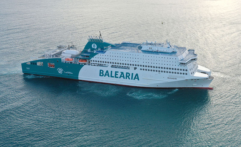 Baleària regresa al gas