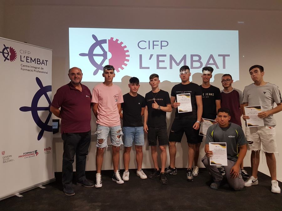 Se gradúan 26 técnicos en mantenimiento de barcos de recreo