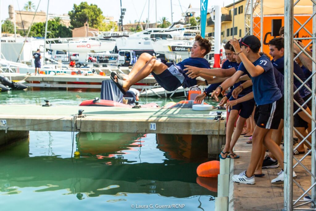 El RCNP homenajea a Nikko Palou, subcampeón de Europa de Optimist