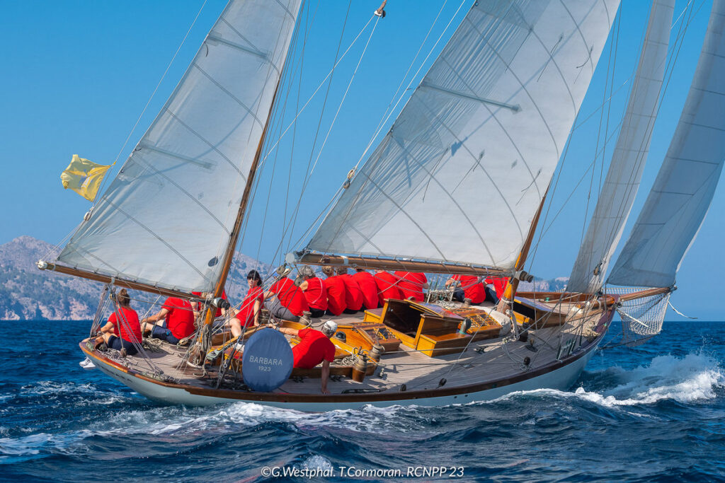 Gran estreno con viento del norte del Trofeo Cormorán Vinyes Can Axartell