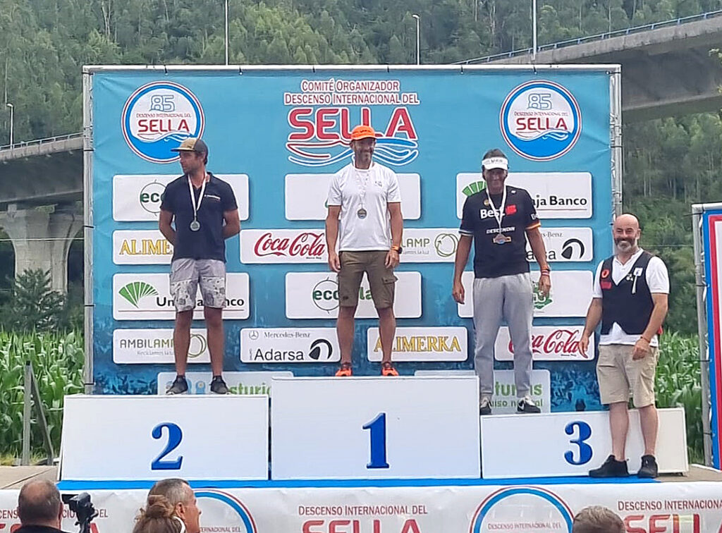 César Solís gana el Descenso del Sella en Asturias