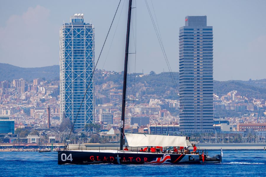 El Mundial de TP52 espera la llegada del viento para arrancar