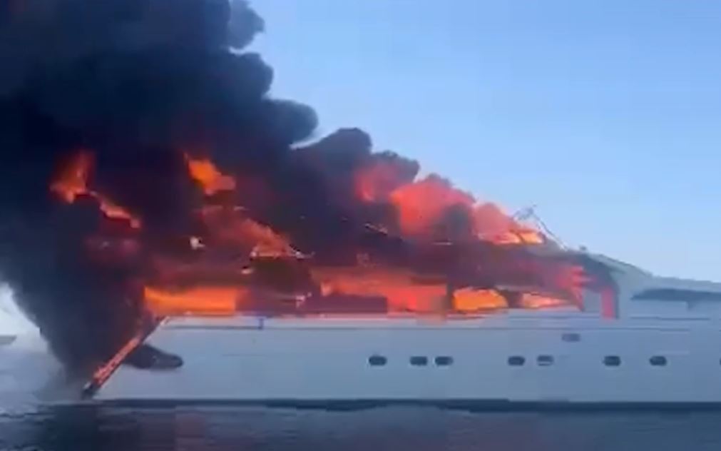 Nuevo incendio de un yate en Formentera