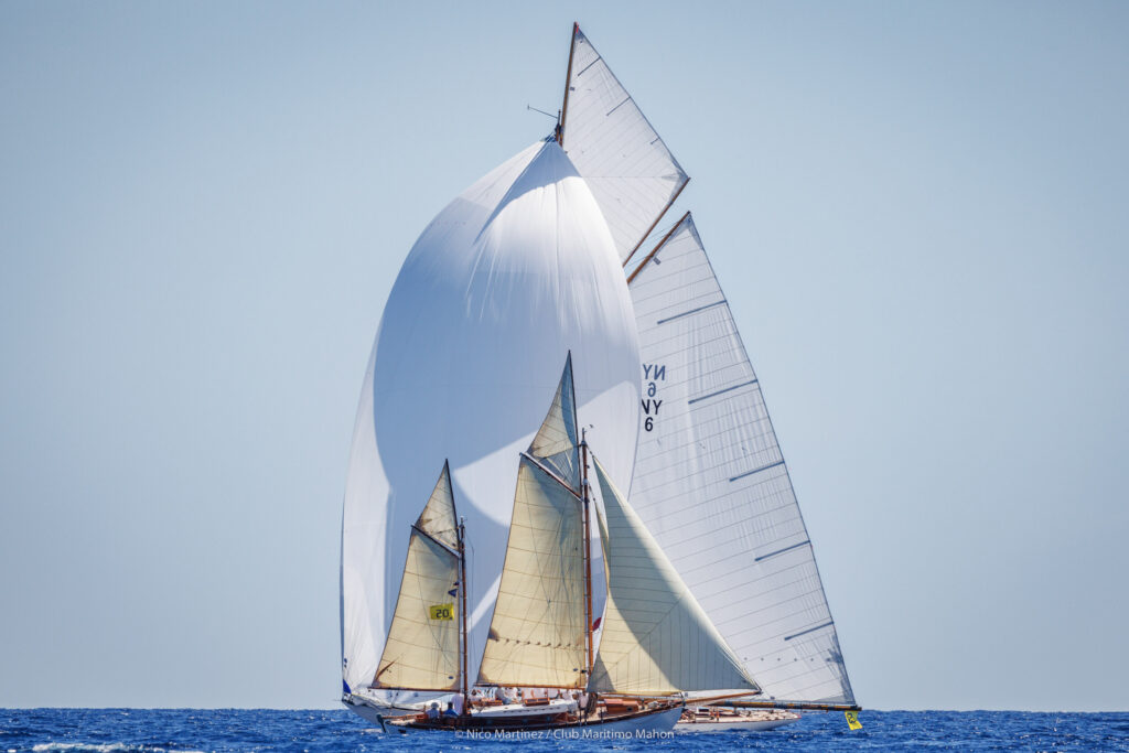 Los líderes se consolidan a falta de una jornada final con previsión de mucho viento