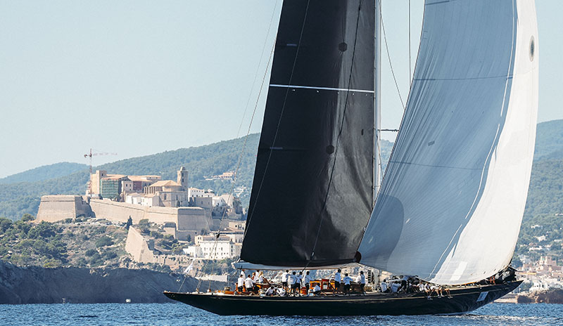 La magia de los Clase J llega por primera vez a Ibiza