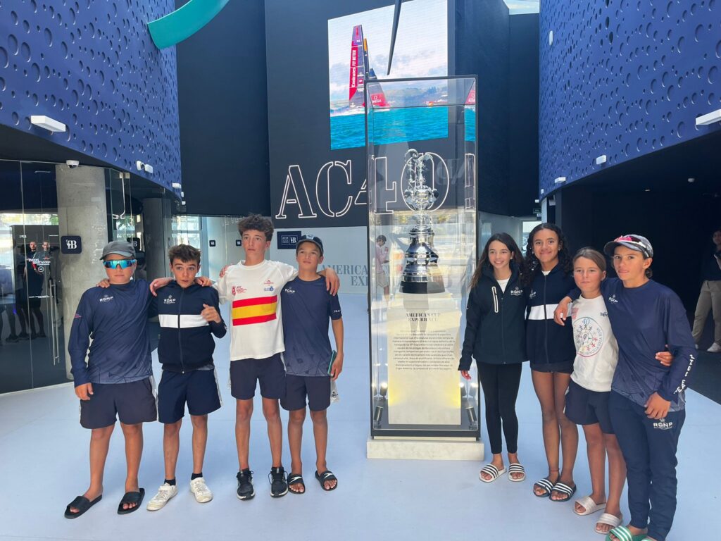 El equipo balear roza el triunfo en la Barcelona Team Racing