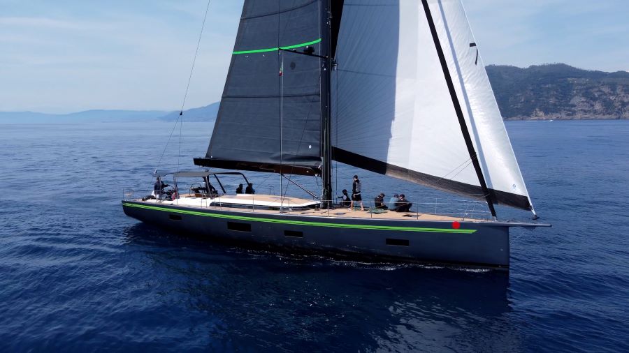 Ice Yachts presenta dos primicias mundiales en el Cannes Yachting Festival