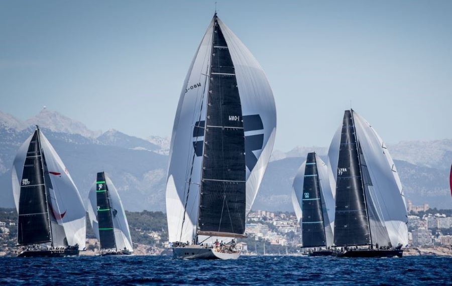 Se hunde un velero de lujo en la Bahía de Palma