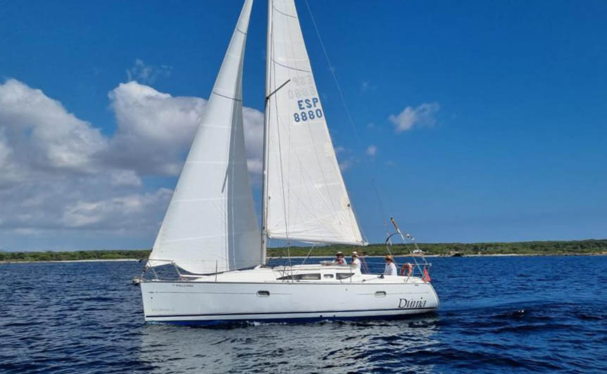 El Isis y el Dunia Primero afianzan su liderato en la Liga de Regatas