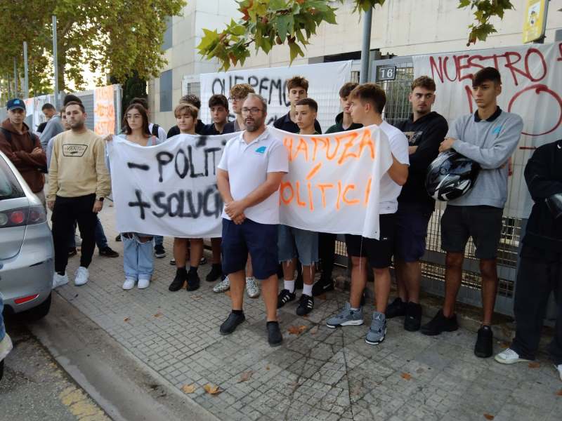 Ni los ingenieros pueden impartir la materia náutica que en Palma da un químico