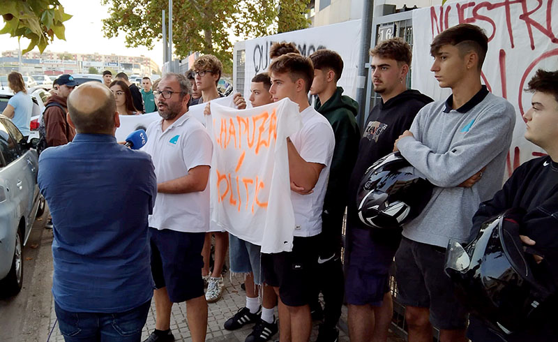 La paciencia de los estudiantes de la Náuticopesquera se ha terminado