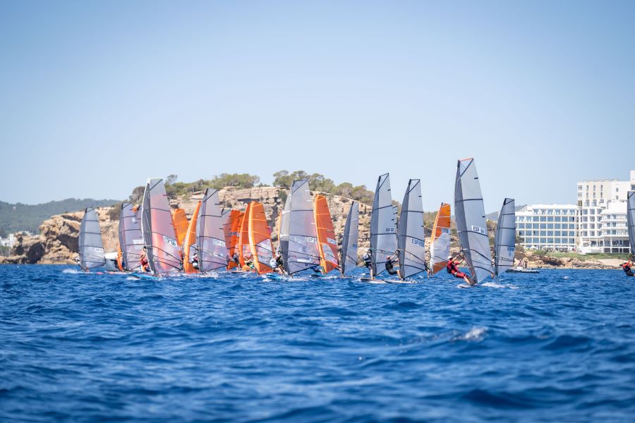 El Europeo y Mundial Masters de Windsurf en Ibiza será una fiesta