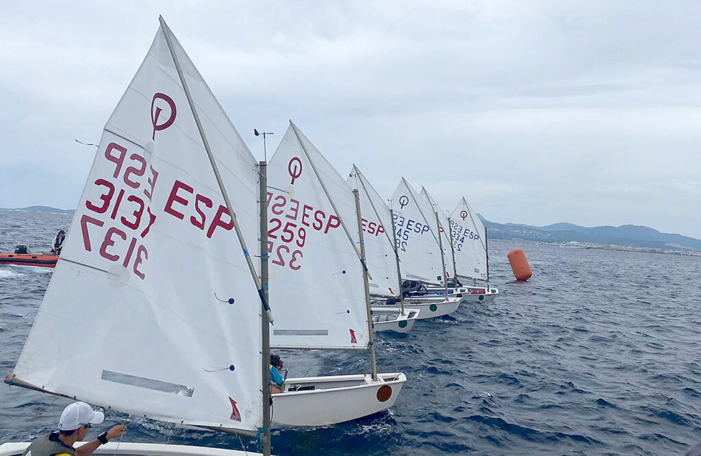 Los mejores Optimist de Baleares disputan en Can Pastilla la Copa Federacions