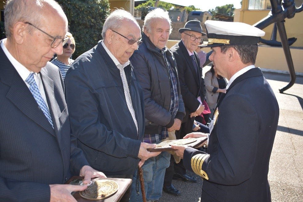 La Armada homenajea a la familia Ferragut Mora por su ejemplar servicio