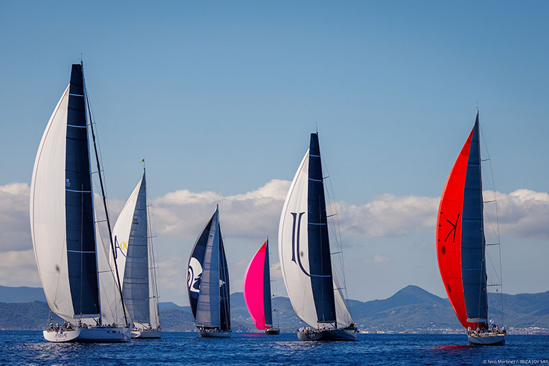 Un mes para lograr el récord de la travesía Palma-Ibiza