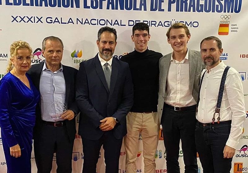 Kiko Martín recibe en Madrid el premio al mejor técnico del año