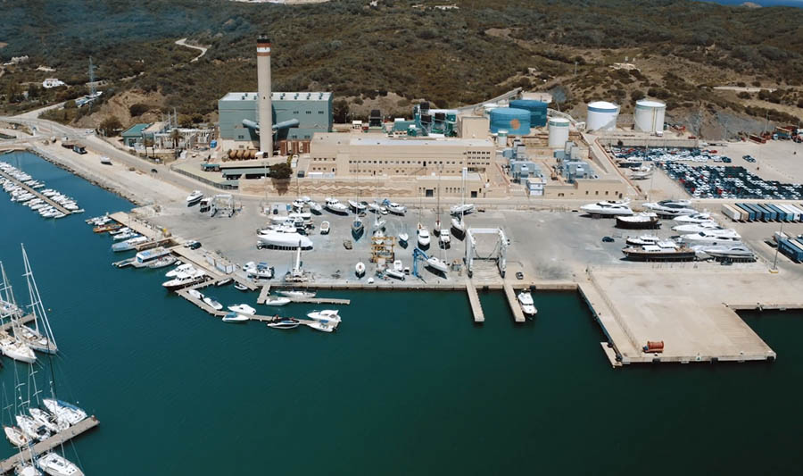 Una empresa ofrece izada y botadura gratis pero quiere cobrar 360 euros por cada hora de parking