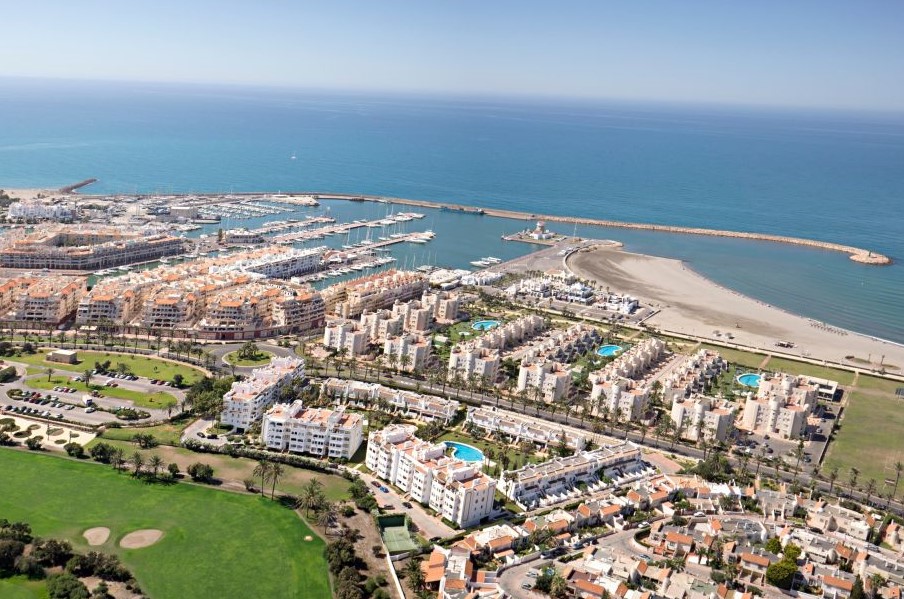 Freedom Boat Club abre nuevas sedes en Bilbao y Almerimar