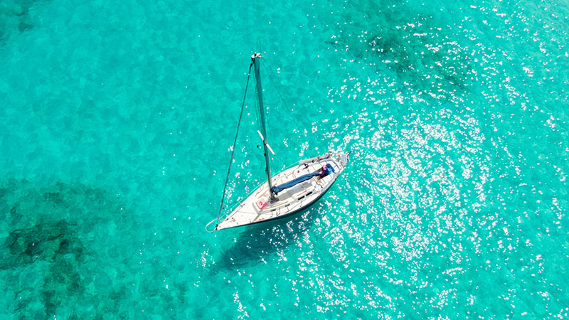 La amenazante sombra de los barcos