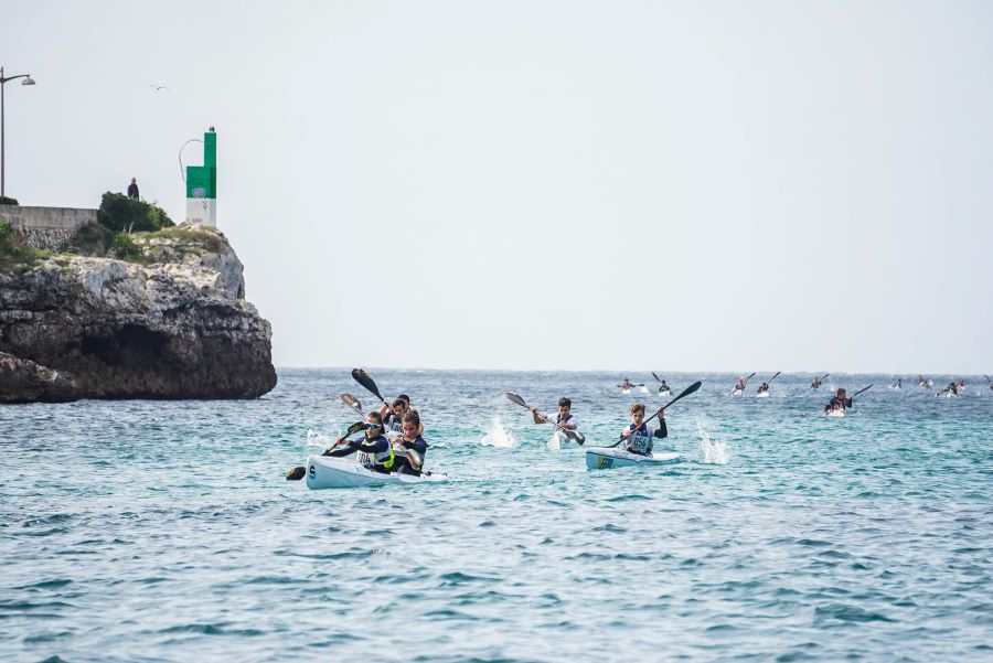 El fuerte viento no detuvo la Copa Balear de Kayak de Mar