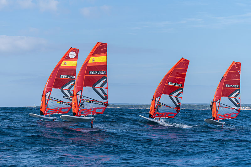 Sa Ràpita decide los campeones baleares de iQFOiL y Techno 293