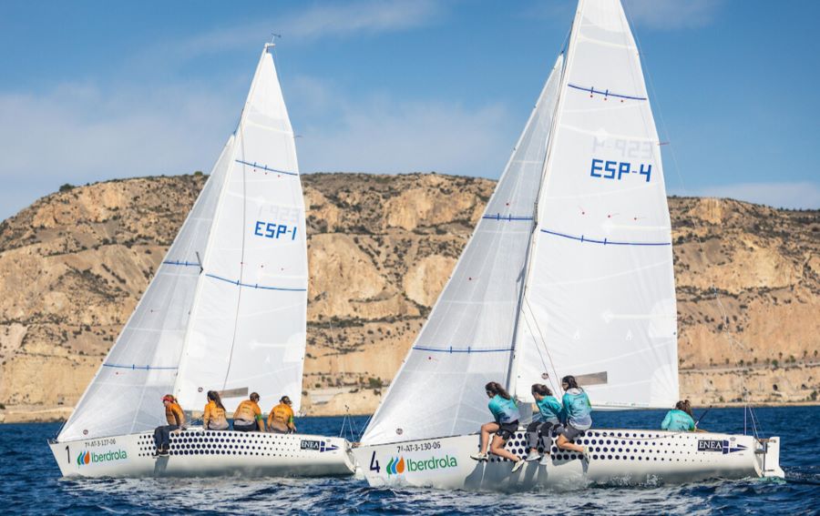 María Bover defiende el título de la Liga de Vela Femenina