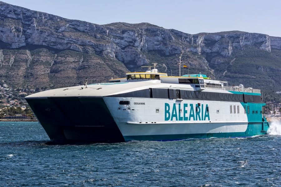 Baleària solicita a Ports IB atraque en el puerto de Sant Antoni