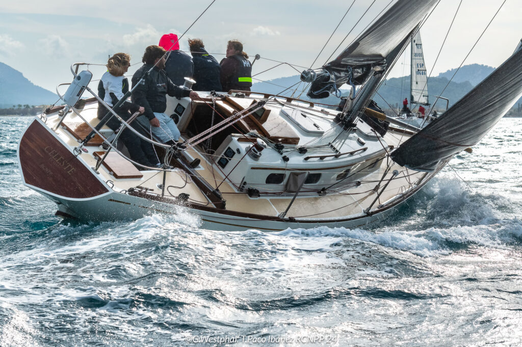 El Celeste di Mare brilla en la Regata Femenina-Trofeo Galería Maior