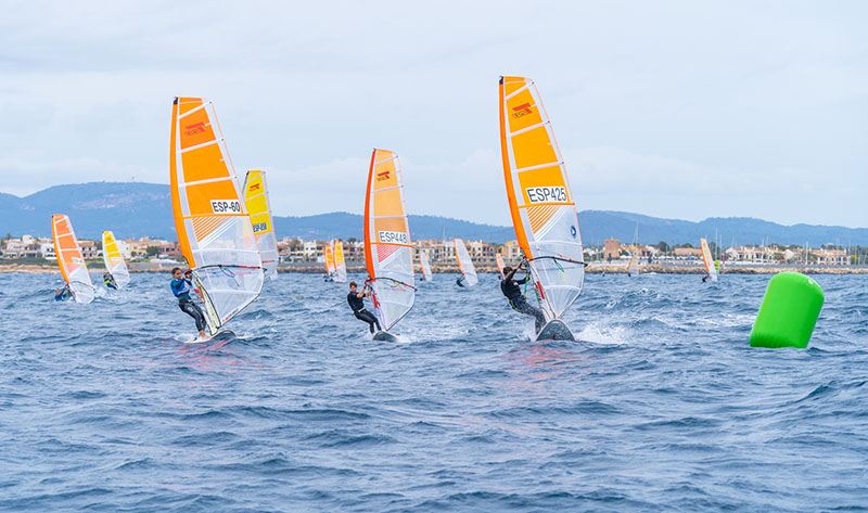 Sa Ràpita decide los mejores juveniles en iQFOiL y Techno 293