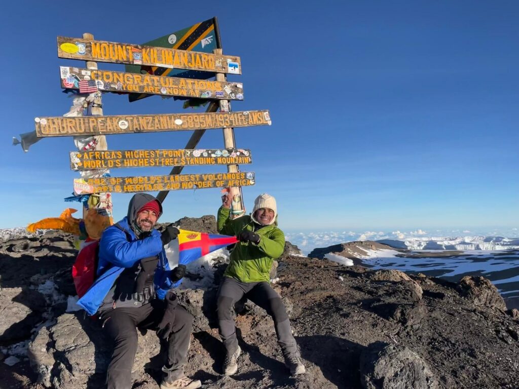 El RCNP se reivindica desde el techo de Africa