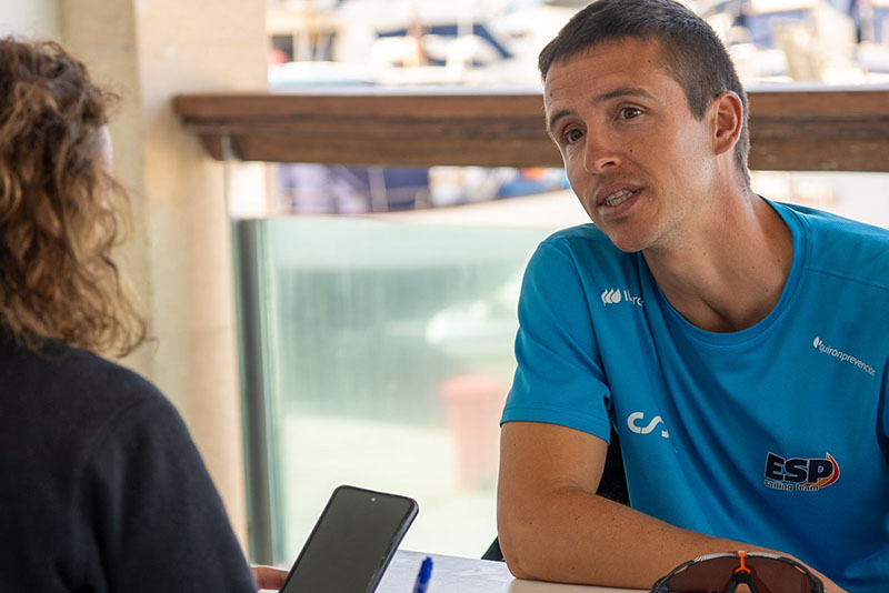 Mateo Sanz: “A España le beneficiaría un cambio de material en la clase iQFOiL”