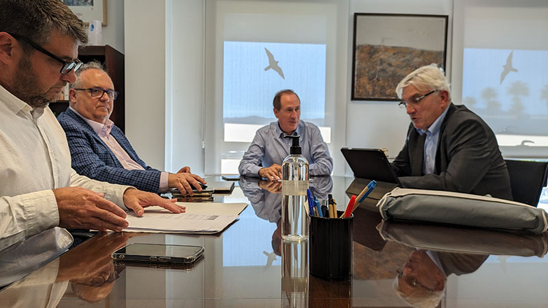 Navegantes a la caza del plástico