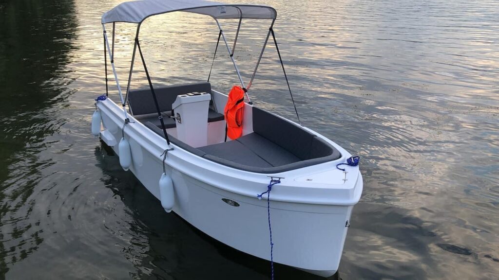 La Capitanía de Palma pone restricciones al alquiler sin titulación