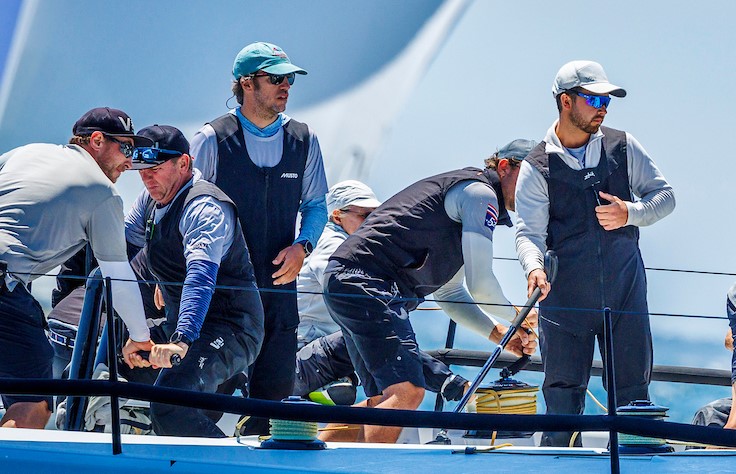 Manu Weiller lleva al Vayu a la victoria en Newport