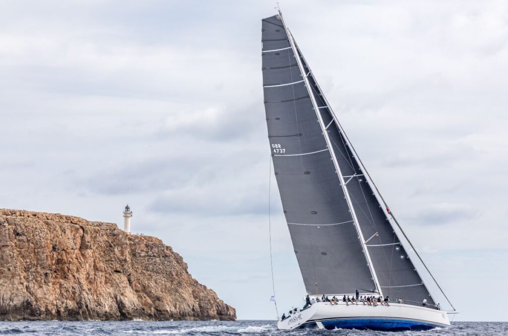 A por el récord de la travesía entre Mallorca e Ibiza