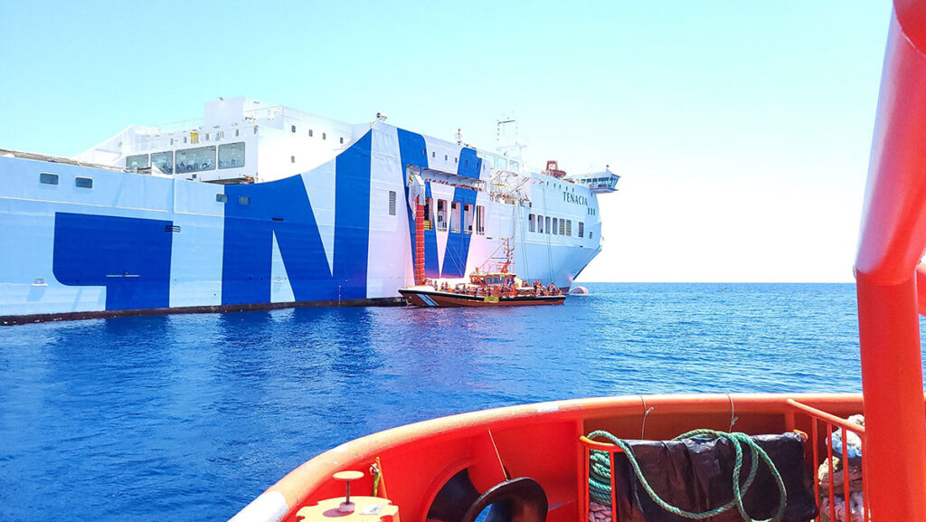 Tenacia: fuego a bordo con final feliz