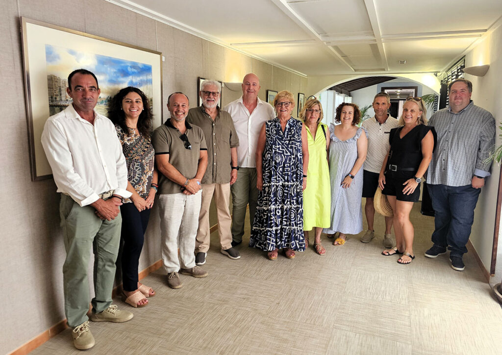 Alcudiamar se llena de velas sobre el lienzo