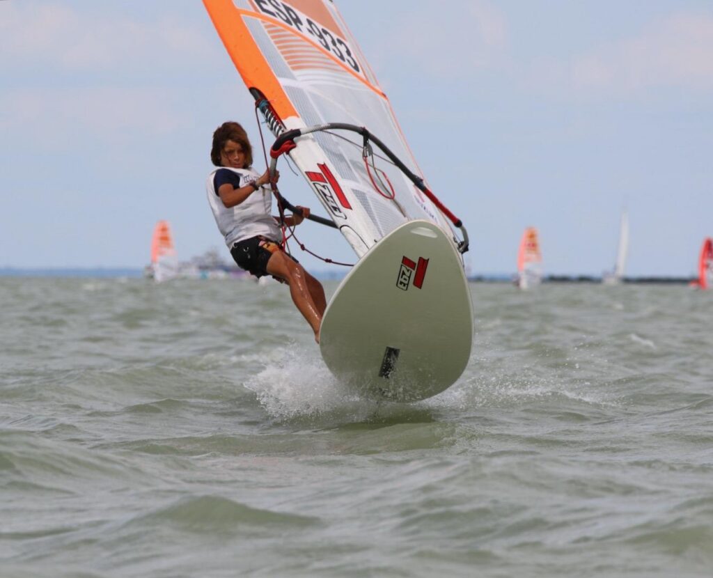 Joshua Castro, campeón del mundo de Windsurf