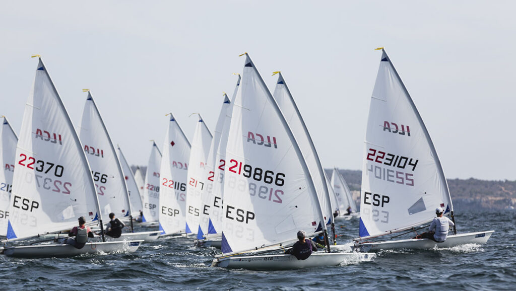 Optimist, ILCA y 420 comienzan el segundo asalto en S’Arenal