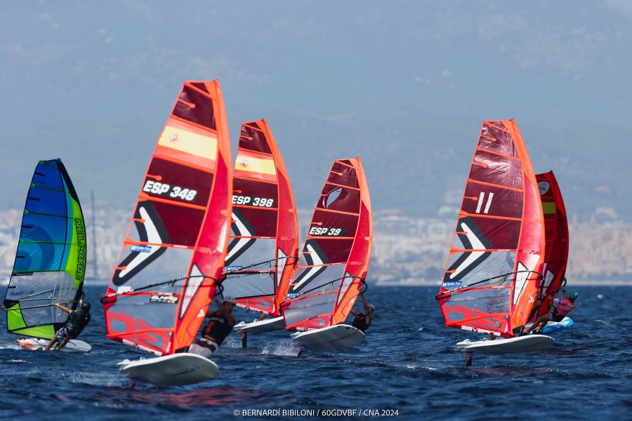 El fuerte viento hace lucir el 60º Gran Dia de la Vela Bufete Frau